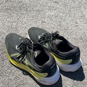 ASICS Men's Black and Yellow Athletic Shoes
